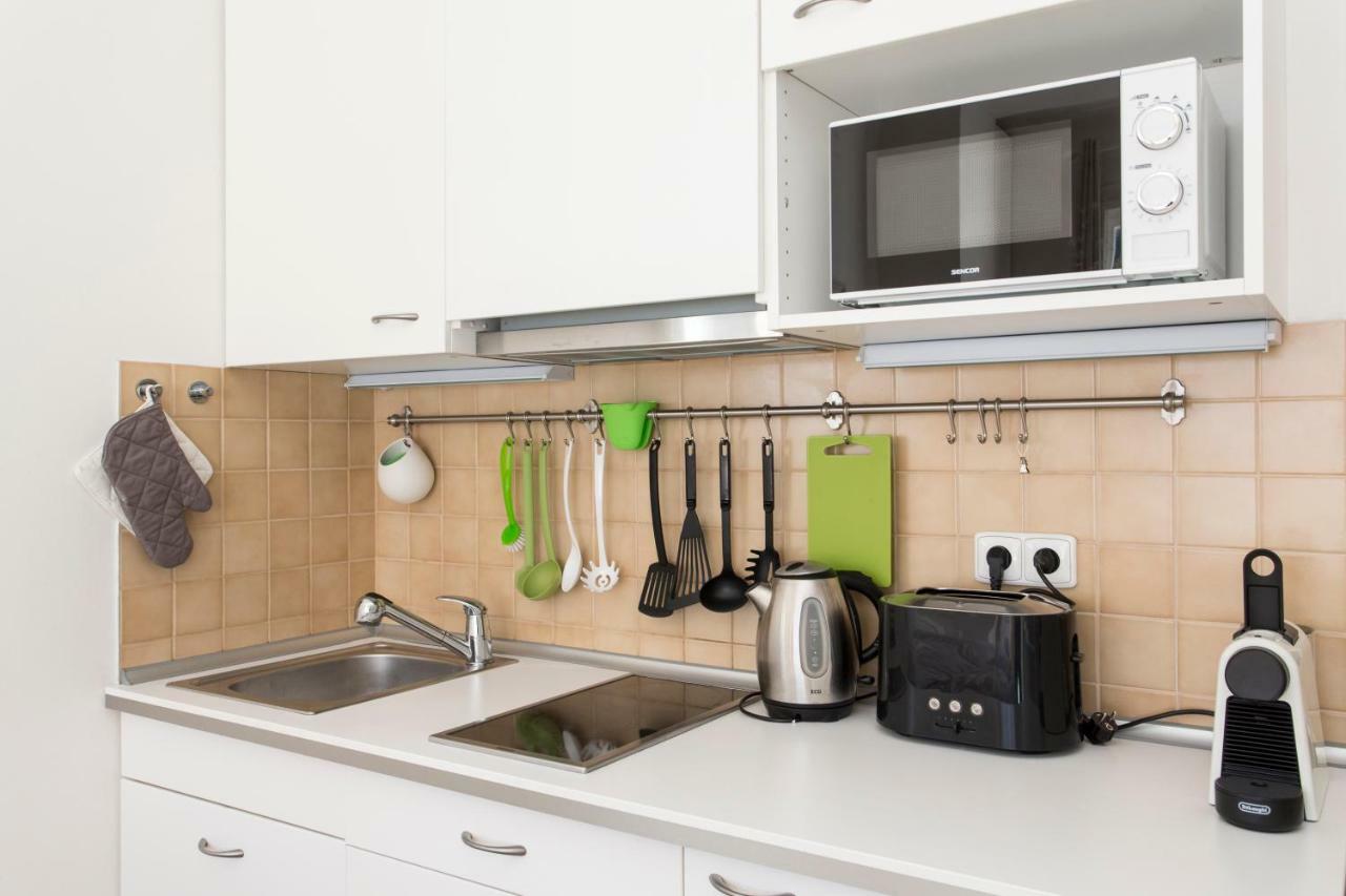 Cozy Studio With Parking Near City Center Prague Ngoại thất bức ảnh