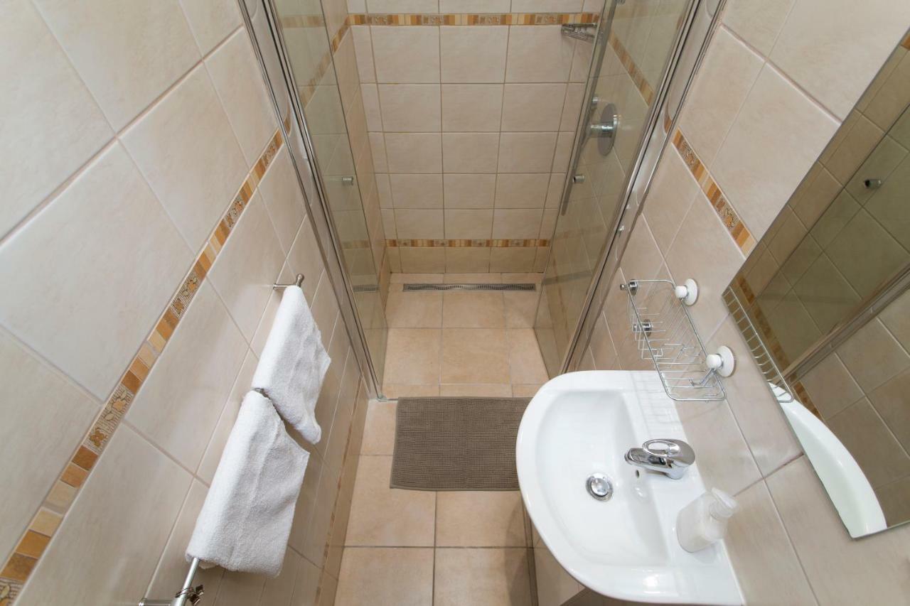 Cozy Studio With Parking Near City Center Prague Ngoại thất bức ảnh