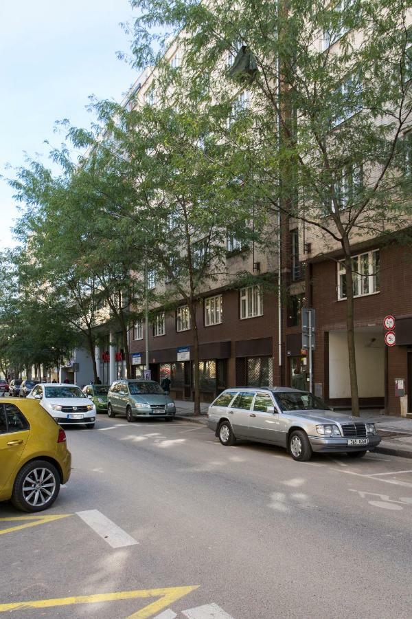 Cozy Studio With Parking Near City Center Prague Ngoại thất bức ảnh